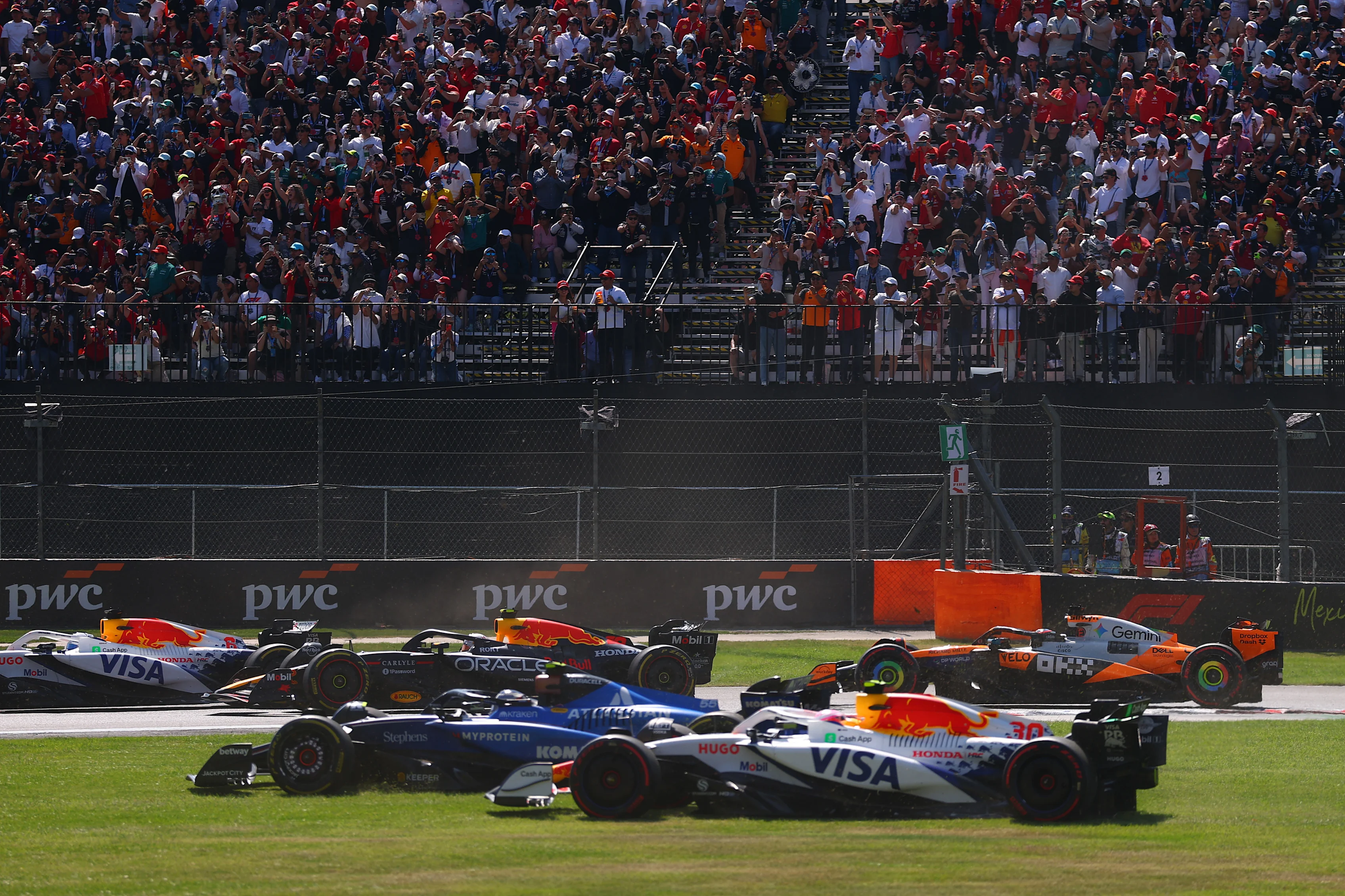 MEXICO, MEXIQUE - 26 OCTOBRE : Carlos Sainz, d'Espagne, au volant de la (55) Williams FW47 Mercedes et