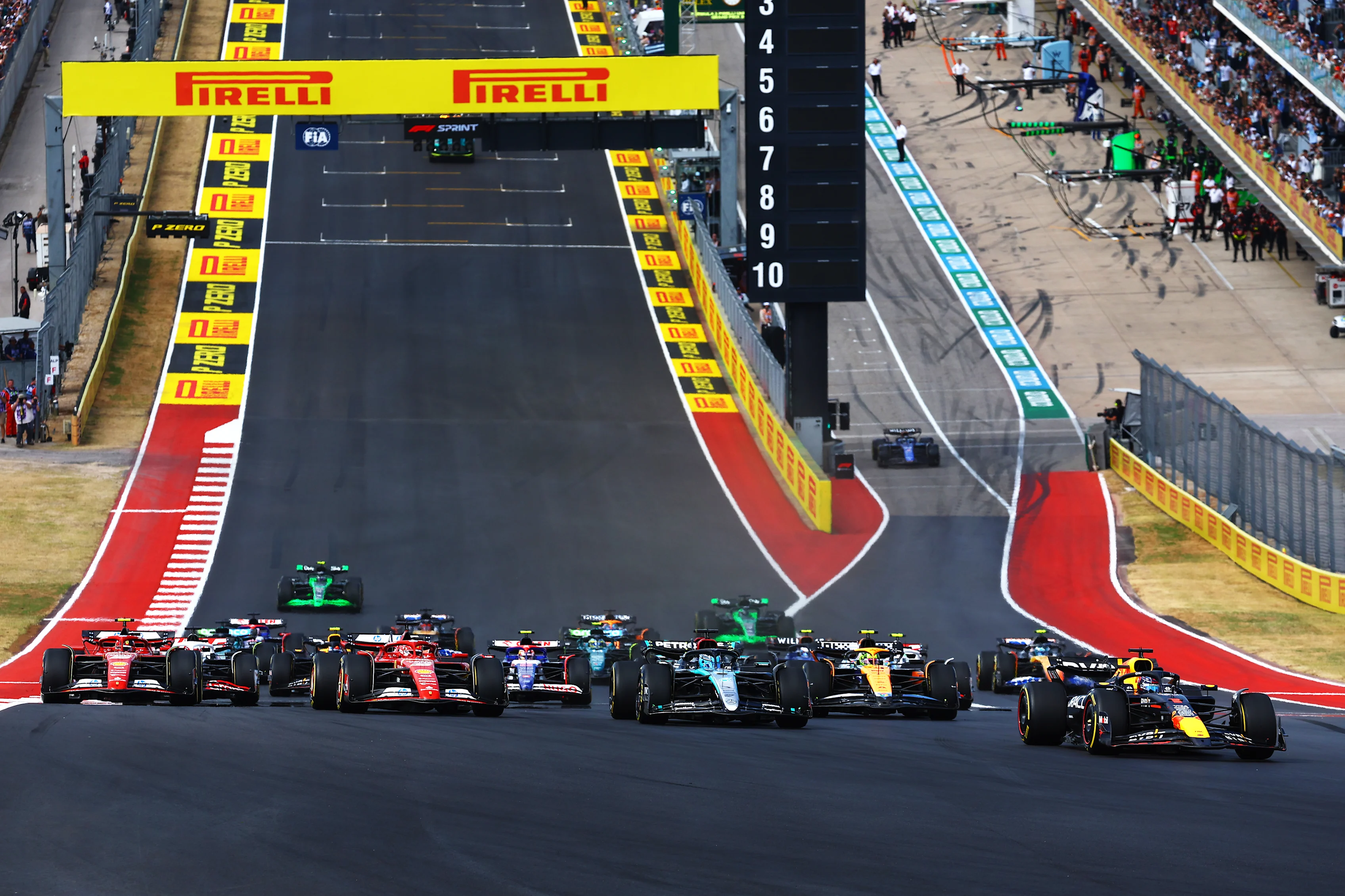 AUSTIN, TEXAS - 19 OCTOBRE : Max Verstappen des Pays-Bas au volant du (1) Oracle Red Bull