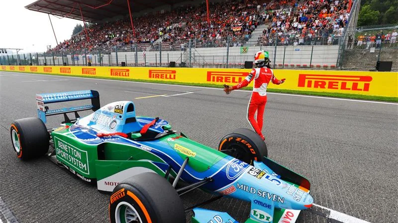 Ce fut une émotion pour Mick Schumacher alors qu'il était comblé d'amour à Spa-Francorchamps. Faites glisser pour plus d'images