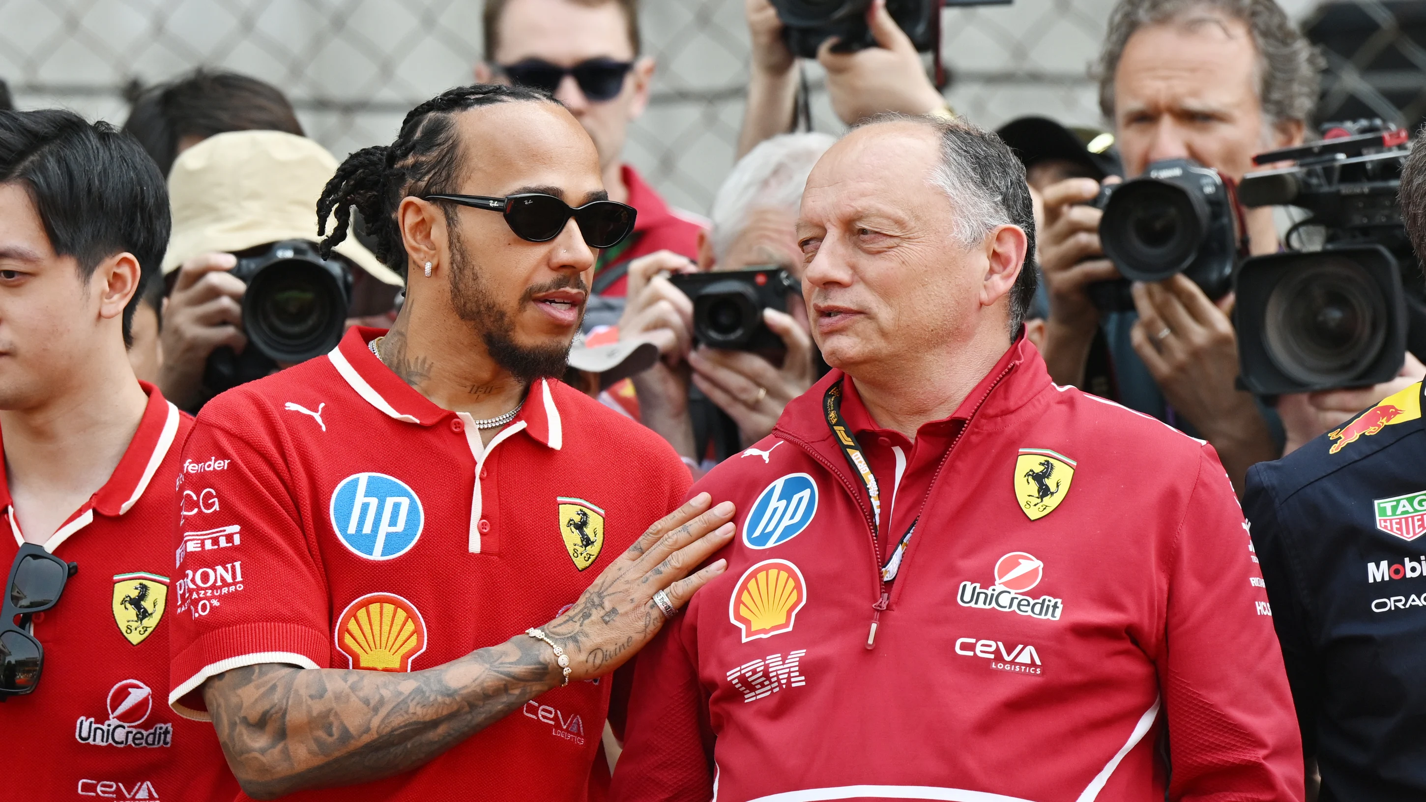 SHANGHAI, CHINE - 23 MARS : Lewis Hamilton de Grande-Bretagne et Scuderia Ferrari et Frédéric