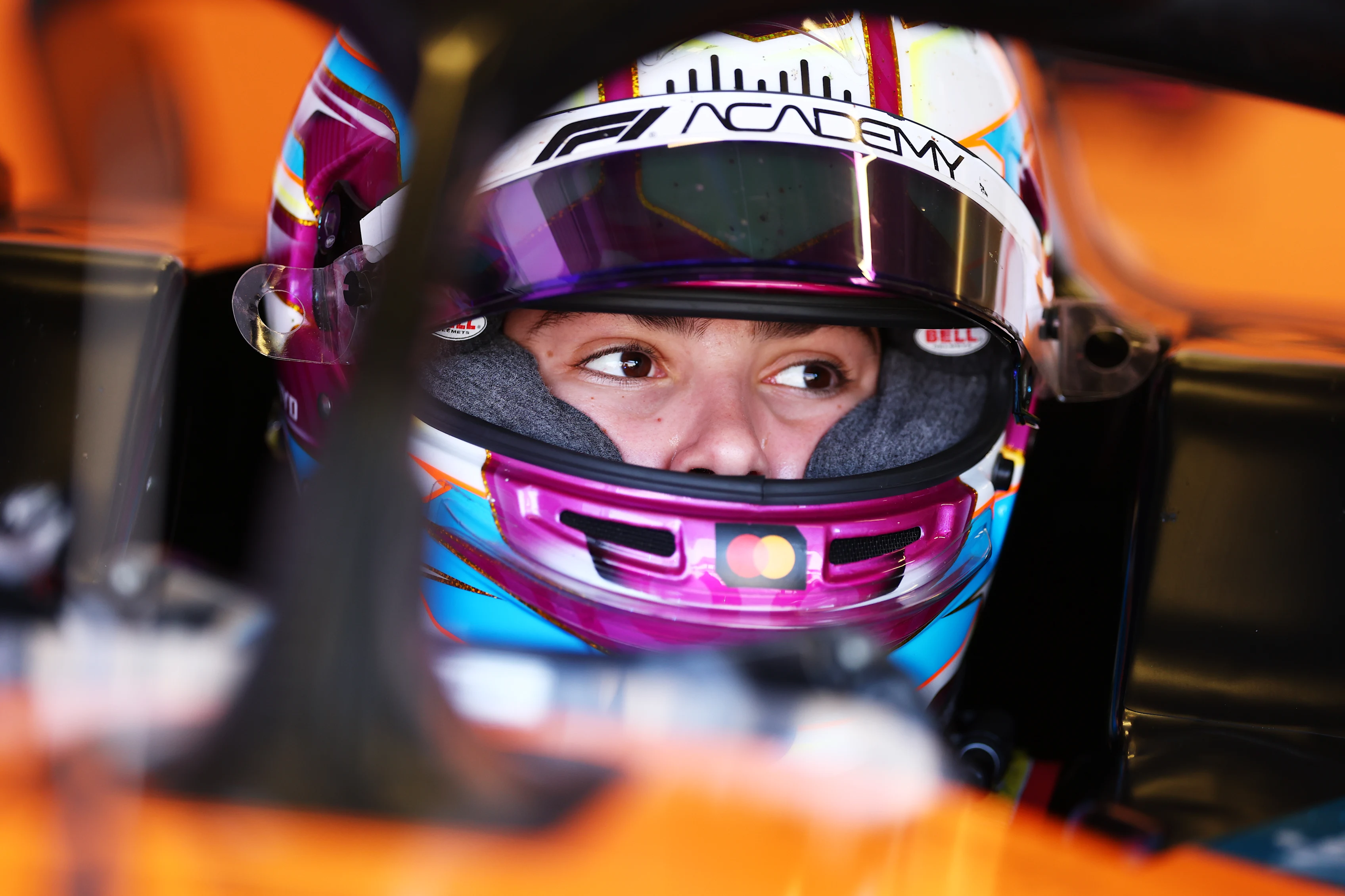 Navarra, Espagne - 17 septembre: Ella Lloyd de Grande-Bretagne et Rodin Motorsport (20) regarde dans