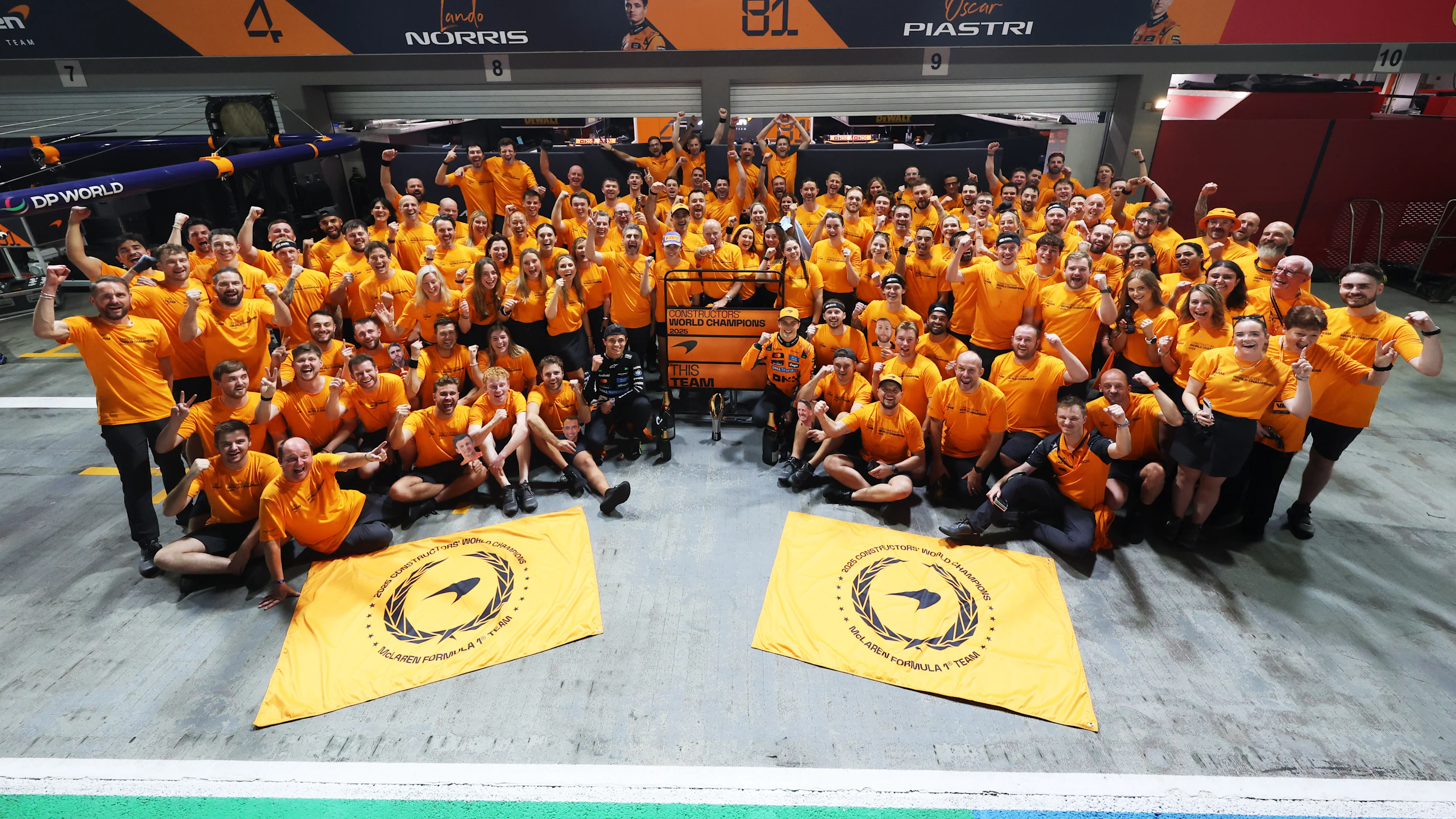 Singapour, Singapour - 05 octobre: ​​Lando Norris de Grande-Bretagne et McLaren Oscar Piastri de