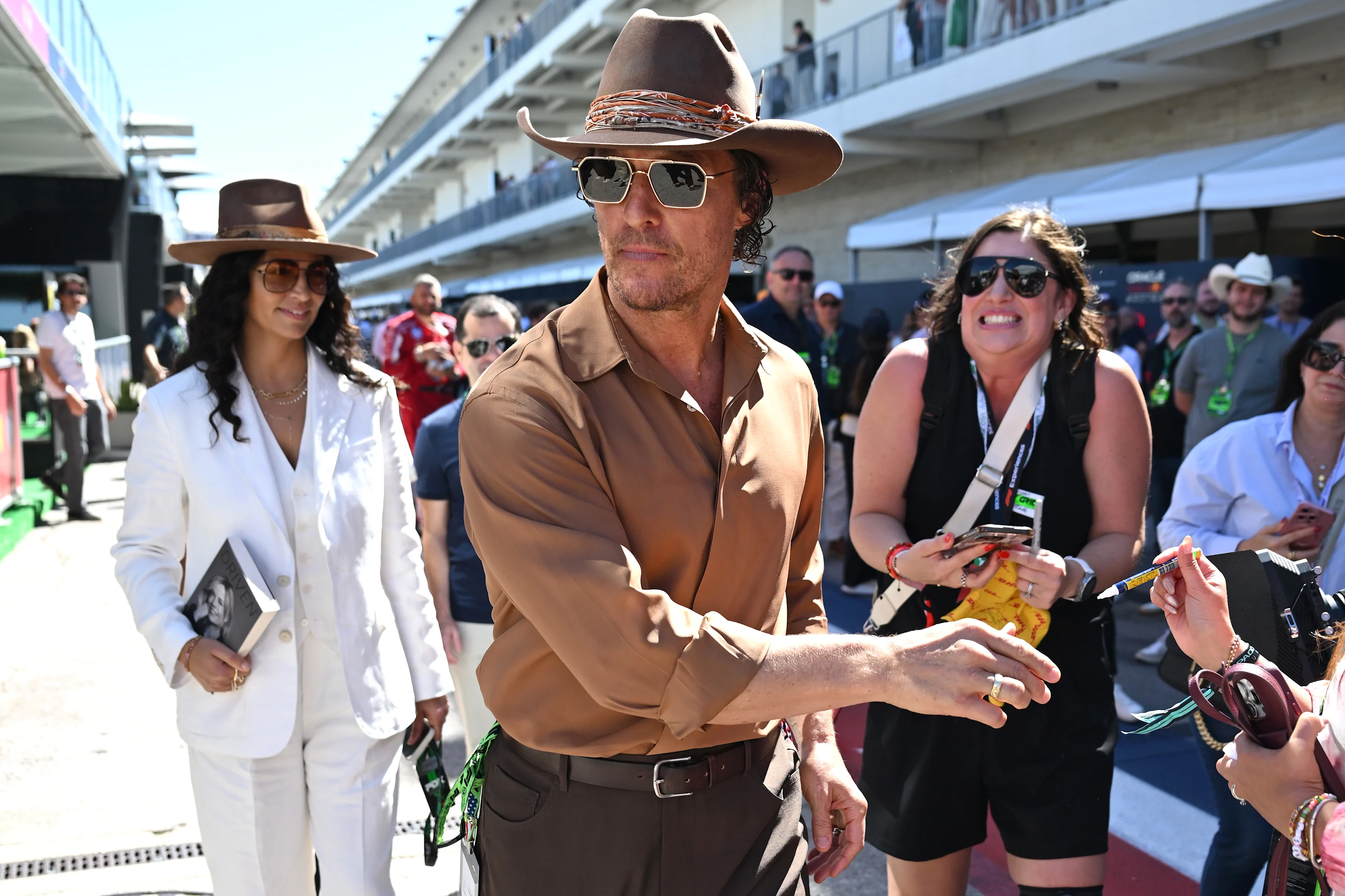 Matthew McConaughey profite du paddock du Circuit of The Americas