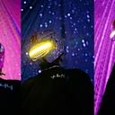 Le casque GP japonais édition spéciale 2023 de Lewis Hamilton était une collaboration entre le pilote Mercedes de l'époque et l'artiste japonais Hajime Sorayama. Faites glisser pour plus d'images