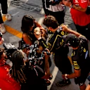 Leo est autant une star que ses parents à Monza, malgré la victoire de Charles ! Faites glisser pour plus d'images