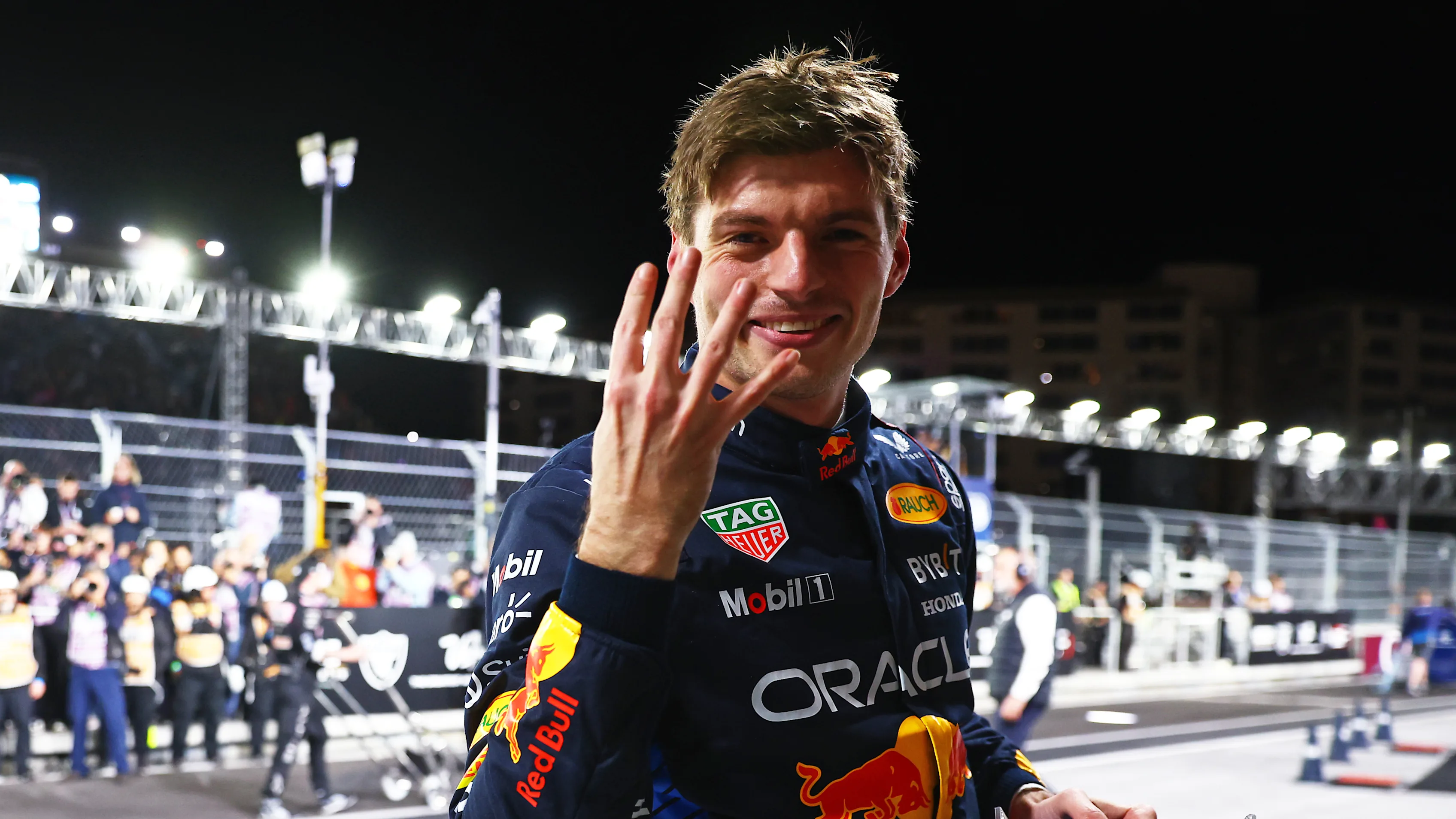 LAS VEGAS, NEVADA - 23 NOVEMBRE : 2024 Champion du monde des pilotes de F1 Max Verstappen des Pays-Bas