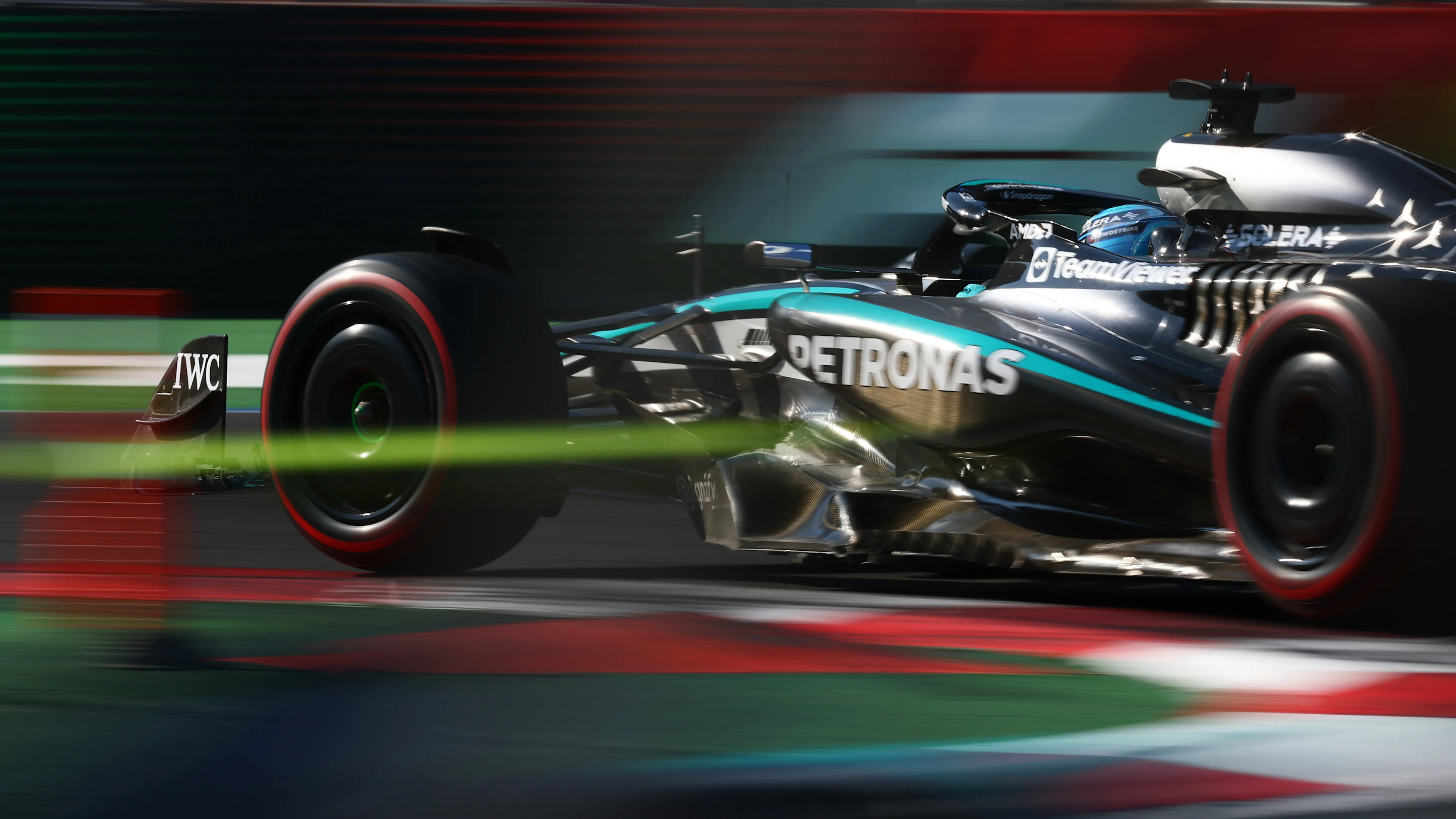 MEXICO, MEXIQUE - 26 OCTOBRE : George Russell de Grande-Bretagne au volant de la (63) Mercedes AMG