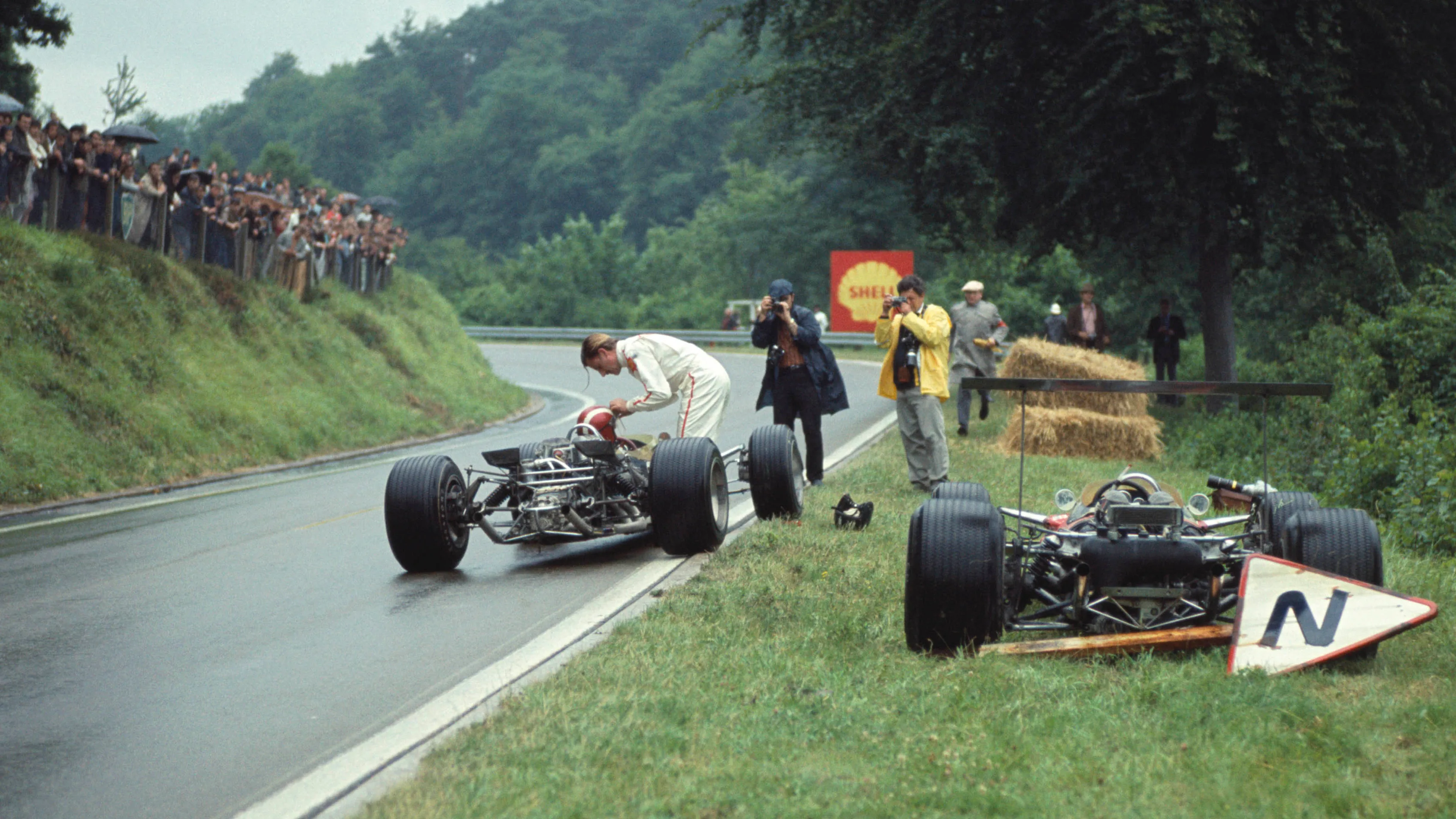 Grand Prix de France 1968. Rouen-les-Essarts, France. 5-7 juillet 1968. Graham Hill (Lotus 49 Ford) qui