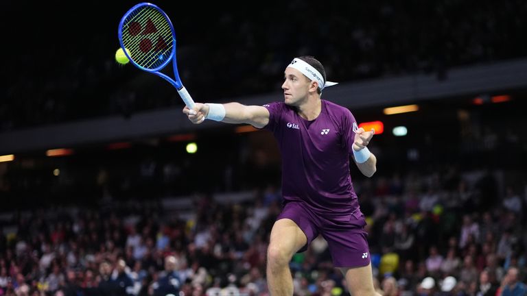 Casper Ruud en action pendant la troisième journée de la grande finale de l'UTS London de Victorian Plumbing 