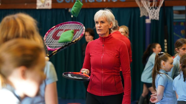 Judy Murray participe à un atelier de tennis à l'école primaire Mount Vernon de Glasgow, dans le cadre d'une campagne visant à impliquer davantage de femmes dans les s