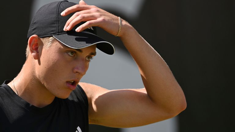 Bade-Wurtemberg, Stuttgart : Tennis : ATP Tour - Stuttgart, simple, hommes, quarts de finale. Engel (Allemagne) - Auger-Aliassime (Canada). Justin 