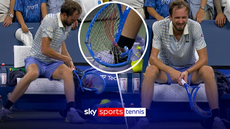 Daniil Medvedev détruit complètement sa raquette après sa défaite contre Benjamin Bonzi dans un match tendu et dramatique à l'US Open.