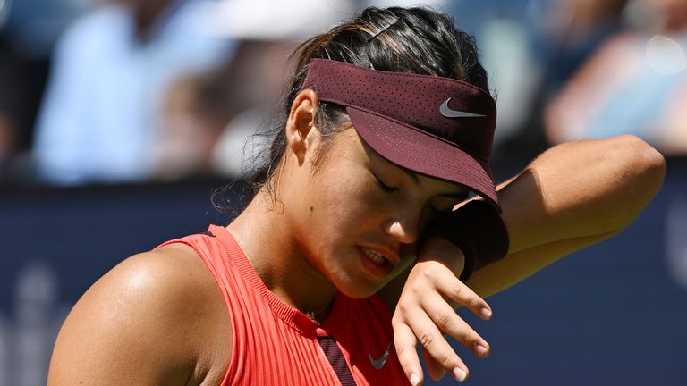 FLUSHING NY- 24 AOÛT : Emma Raducanu contre Ena Shibahara au stade Louis Armstrong au centre national de tennis de l'USTA Billie Jean King le 24 août 2025 à Flushing Queens. Crédit : mpi04 / MediaPunch /IPX