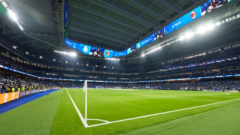 5 novembre 2024, Madrid, Espagne : vue sur le coin du stade Santiago Bernabeu lors du match de la Ligue des champions de l'UEFA entre le Real Madrid