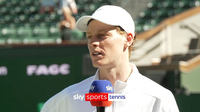 Après sa victoire contre Learner Tien à Indian Wells, Jannik Sinner explique comment il continue de skier et combien il aime ça !